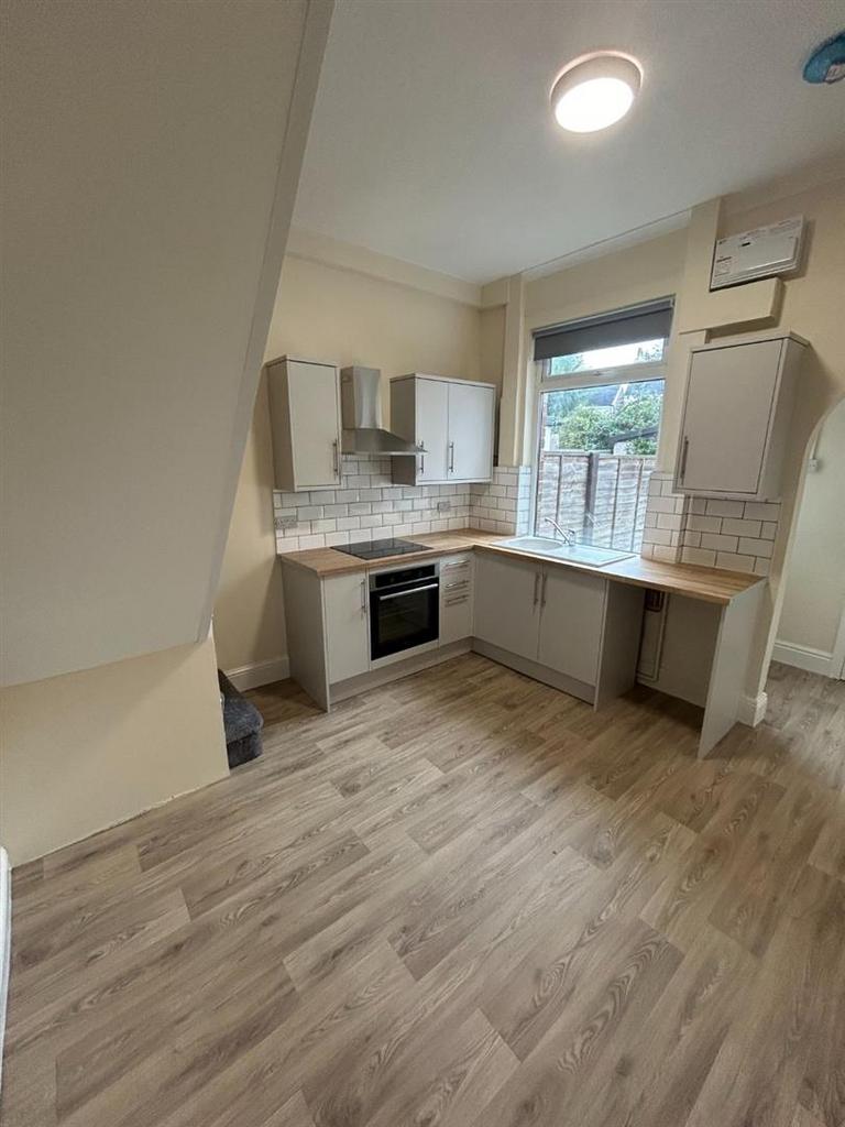 Beech Grove Terrace, Garforth 2 bed terraced house to rent £950 pcm