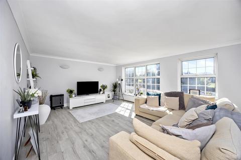 2 bedroom property for sale, The Upper Drive, Hove