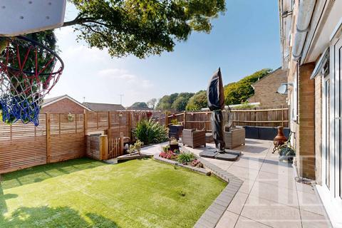 4 Tintern Road, Crawley, RH11 8NG