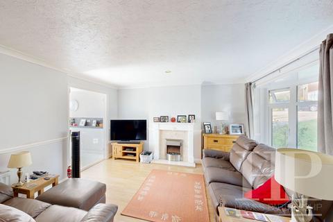 4 Tintern Road, Crawley, RH11 8NG