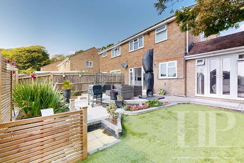4 Tintern Road, Crawley, RH11 8NG
