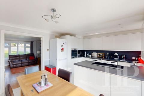 4 Tintern Road, Crawley, RH11 8NG