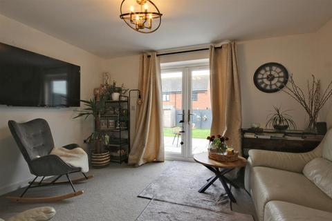 2 bedroom semi-detached house for sale, Pioneer Way, Kingswood, Hull