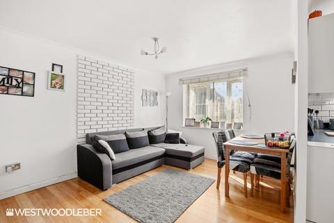 undefined, High Road, Broxbourne EN10