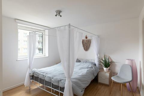 Flat 4, Medland House, 11 Branch Road, London, E14 7JT