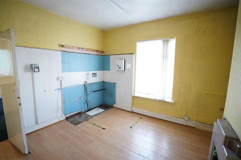 Terraced house to rent, Droylsden Road, Manchester