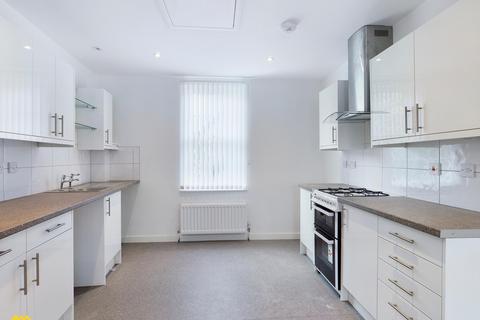 2 bedroom flat to rent, Cowl Street, Evesham WR11