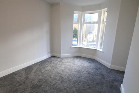 4 bedroom terraced house for sale, Oakleigh Road, Clayton, Bradford