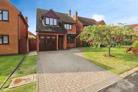 3 bedroom detached house for sale, Lavenham Close, Nuneaton