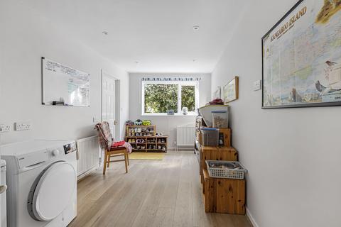 68 Barton Road, Comberton, Cambridge, CB23 7BP