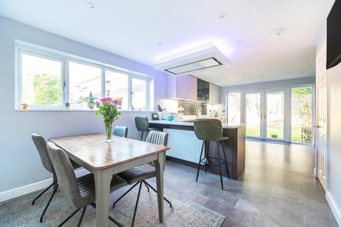 12 Bylands, Woking, GU22 7LA