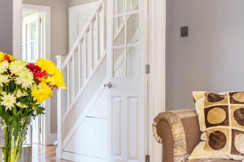 12 Bylands, Woking, GU22 7LA