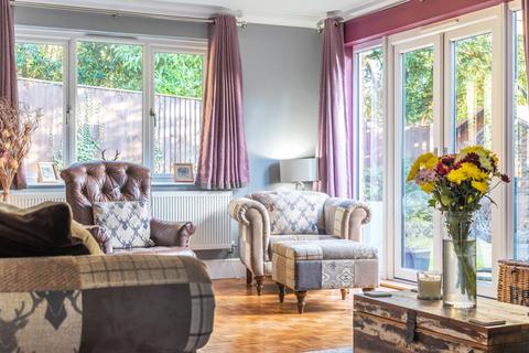 12 Bylands, Woking, GU22 7LA