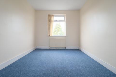 3 bedroom end of terrace house for sale, Warren Road, Ilford IG6