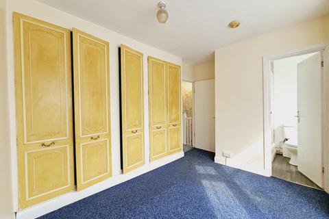7 Warren Road, Ilford, IG6 1BJ