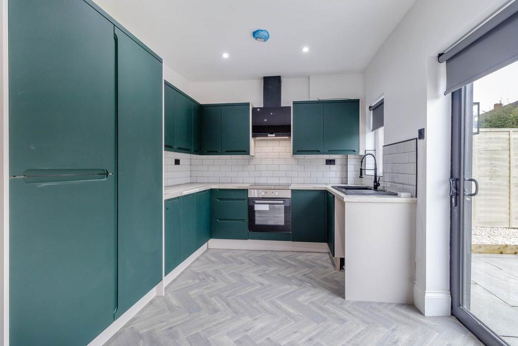 Edge Lane, Thornhill 3 bed terraced house for sale £195,000