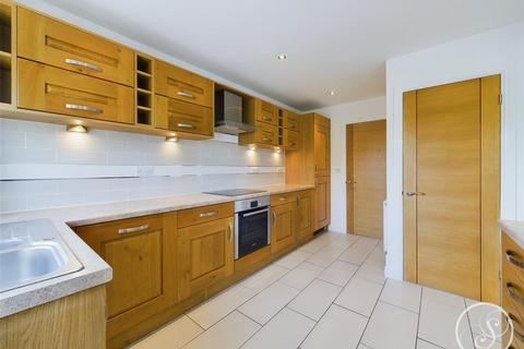 3 bedroom townhouse for sale, Darcy Court, Leeds