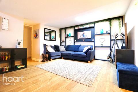 13 Garrods, Capel St Mary, Ipswich, IP9 2HJ