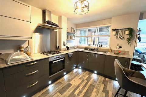 3 bedroom semi-detached house for sale, Fernwood Drive, Rugeley