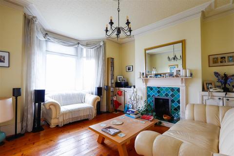 undefined, Park Avenue, Barry