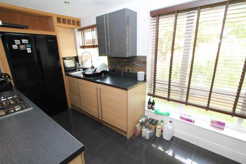 2 bedroom maisonette for sale, Albion Road, Sutton SM2