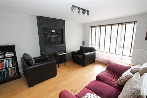197 Albion Road, Sutton, SM2 5TD
