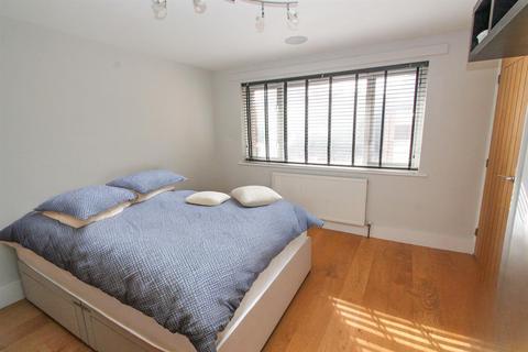 197 Albion Road, Sutton, SM2 5TD