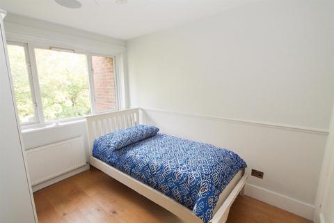 197 Albion Road, Sutton, SM2 5TD