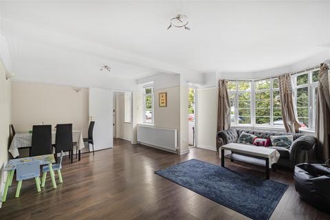 2 bedroom apartment for sale, The Chilterns, Brighton Road, Sutton, London