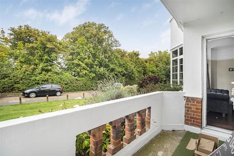 2 bedroom apartment for sale, The Chilterns, Brighton Road, Sutton, London