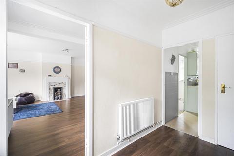 2 bedroom apartment for sale, The Chilterns, Brighton Road, Sutton, London