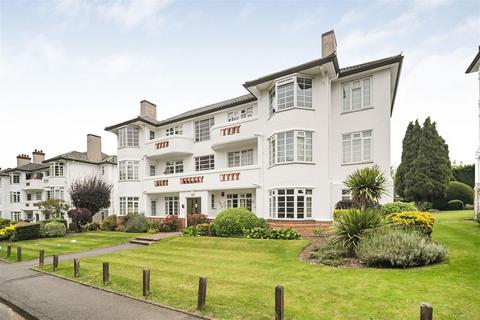 14 The Chilterns, Sutton, SM2 5QN