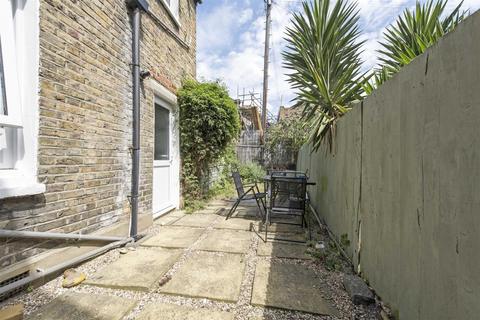 1 bedroom flat to rent, Bendemeer Road, Putney