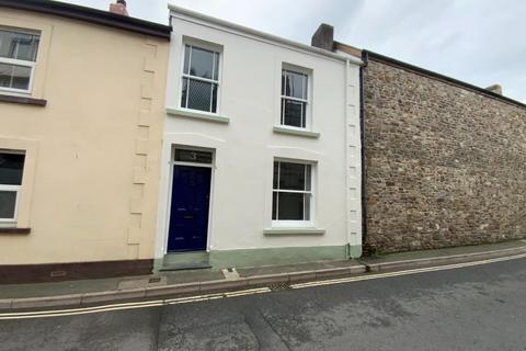 3 bedroom terraced house to rent, North Road, Bideford