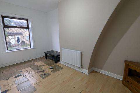 4 bedroom house for sale, 25, Holme Street Bradford, BD5 0LE