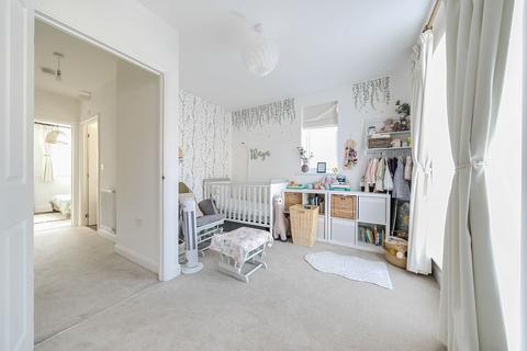 16 Johnson Drive, Coulsdon, CR5 3JR