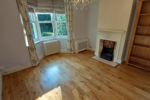 3 bedroom semi-detached house to rent, West End, GU24