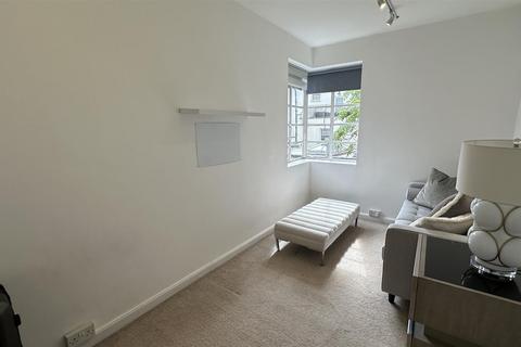 2 bedroom flat to rent, Cochrane Street, St Johns Wood NW8