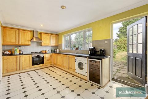 3 bedroom semi-detached house for sale, Oakwood Hill, Essex IG10