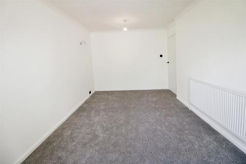 2 bedroom semi-detached bungalow to rent, Beacon Road, Bradford BD6