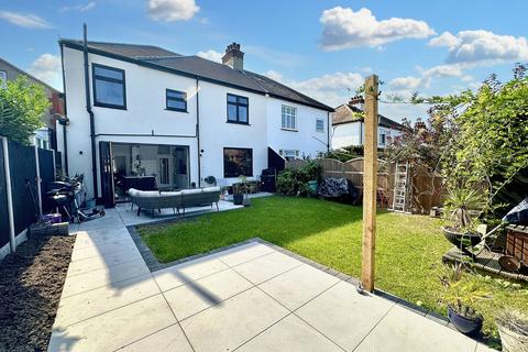 4 bedroom semi-detached house for sale, Elm Grove, Thorpe Bay, SS1