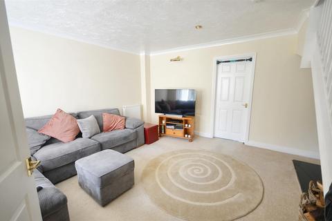 23 Campion Close, Wyke, Gillingham, SP8 4UG