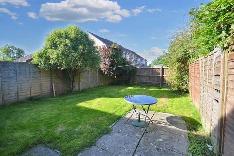 23 Campion Close, Wyke, Gillingham, SP8 4UG