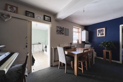 3 bedroom end of terrace house for sale, Allington Place, Chester