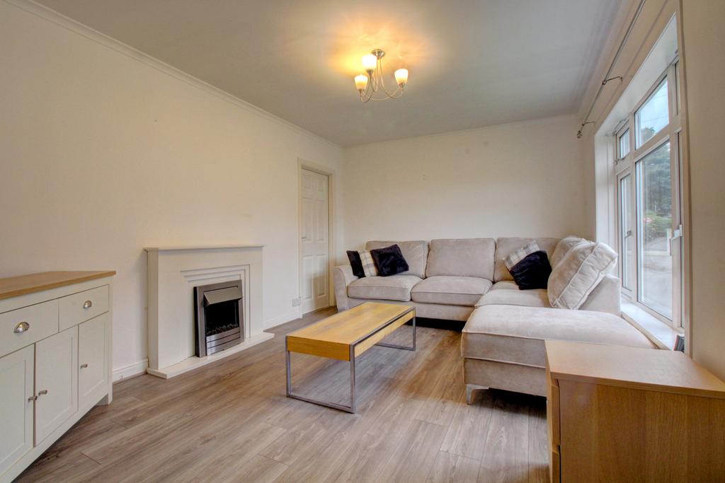 Harley View, Bramley, LS13 3 bed semidetached house for sale £190,000