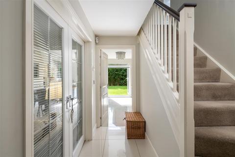 11 Little Paddock Close, Crawley, RH11 0BN
