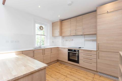 3 bedroom apartment for sale, Chalcot Gardens, Belsize Park, NW3