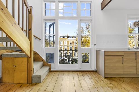 3 bedroom penthouse for sale, Chalcot Gardens, Belsize Park, NW3