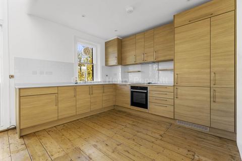 3 bedroom penthouse for sale, Chalcot Gardens, Belsize Park, NW3