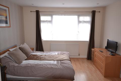 2 bedroom maisonette to rent, Grosvenor Road West Wickham BR4